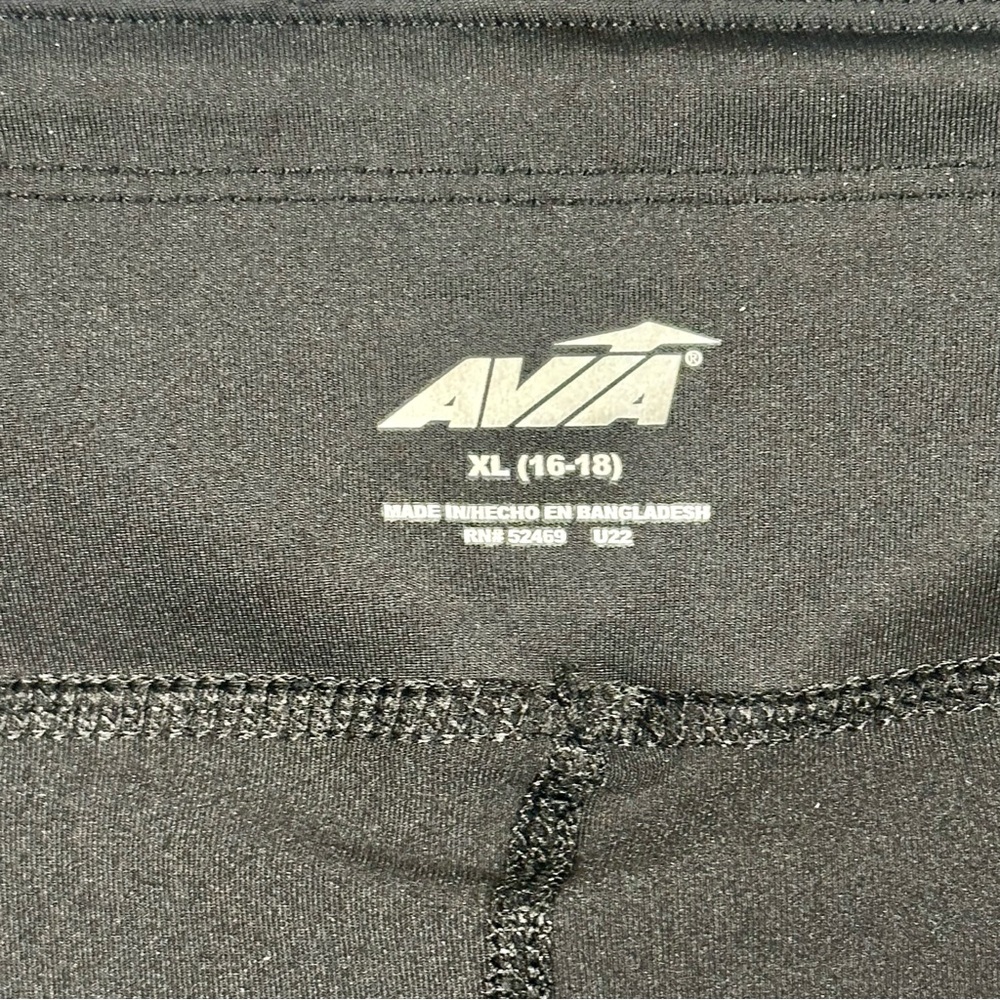 Women’s Adjustable Waist Avia Charcoal Performance Shorts - Picture 4 of 10